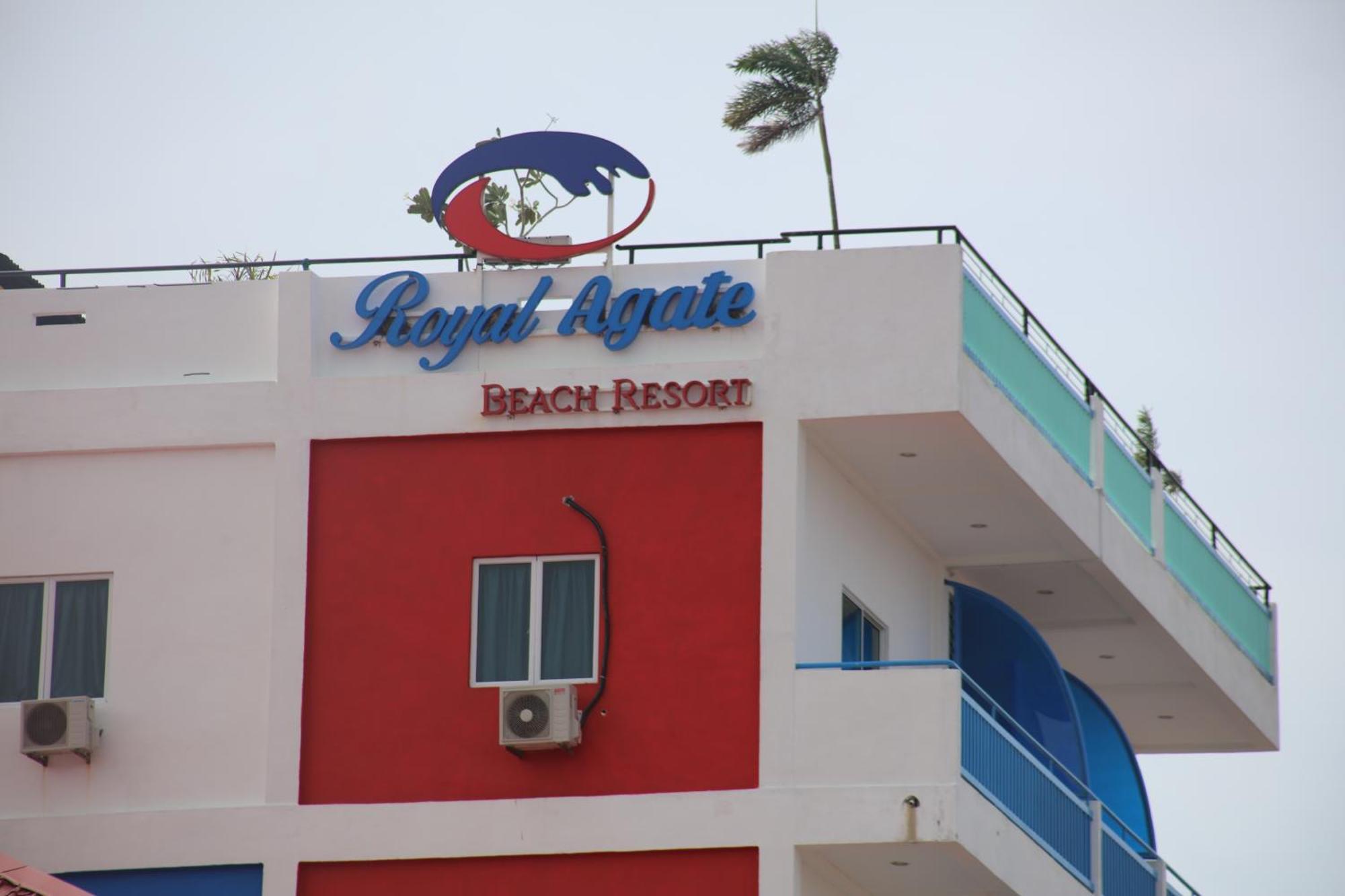Royal Agate Beach Resort Pantai Cenang  Exterior photo